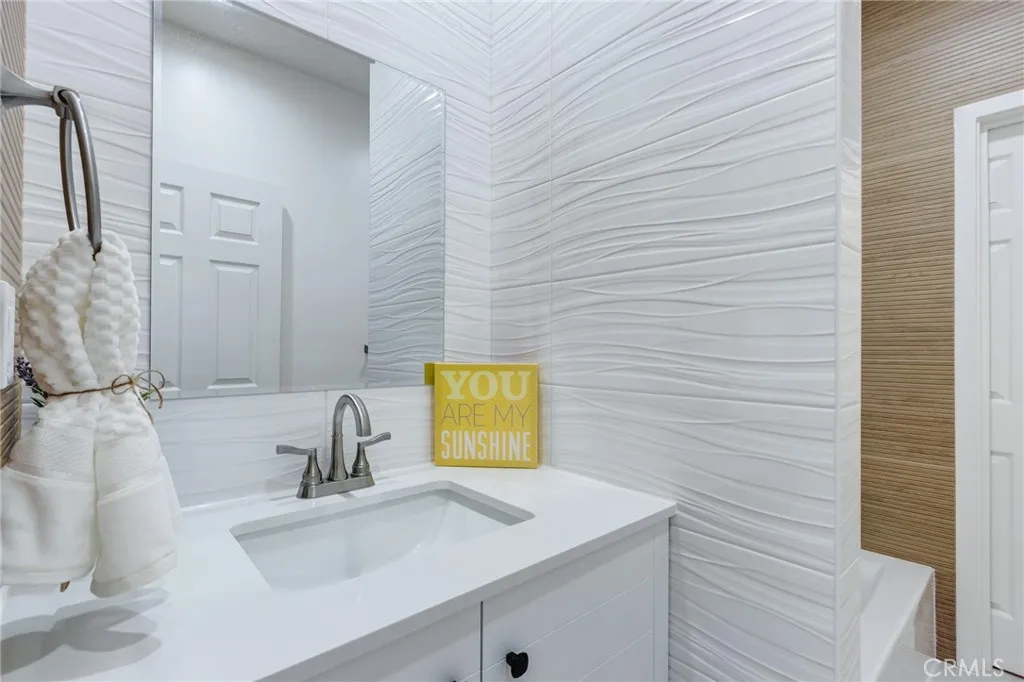 1449 W 45th Street, Los Angeles, California 90062 home-pic-21